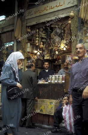 Auf dem Souq oder Markt in der Altstadt von Damaskus in der Hauptstadt von Syrien.