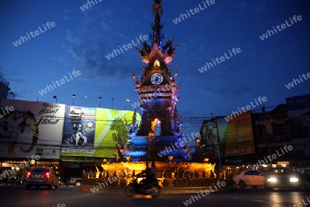 Der Uhrturm im Zentrum von Chiang Rai in der Provinz chiang Rai im Norden von Thailand in Suedostasien.