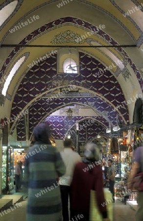 Der Markt, Souq oder Bzaar Kapali Carsi im Stadtteil Sultanahmet in Istanbul in der Tuerkey