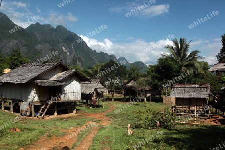 Ein Bergdorf in der Bergregion der Nationalstrasse 13 zwischen Vang Vieng und Luang Prabang in Zentrallaos von Laos in Suedostasien.