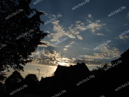 Sonnenuntergang in der Kleinstadt