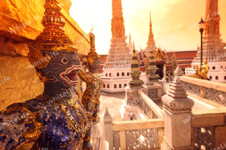 Eine Ramakien Figur im inneren des Wat Phra Keo im Tempelgelaende beim Koenigspalast im Historischen Zentrum der Hauptstadt Bangkok in Thailand. 