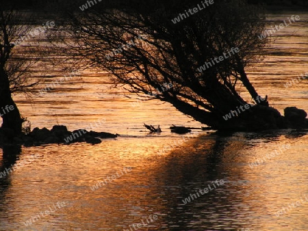 fluss im Sonnenuntergang