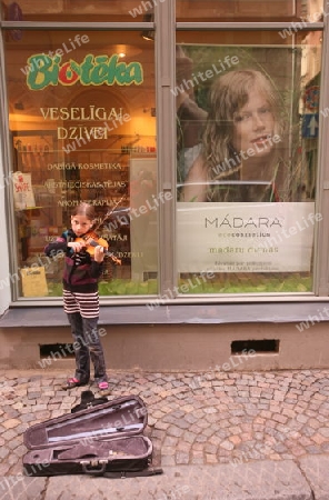 Strassenmusik in der Altstadt von Riga der Hauptstadt von Lettland