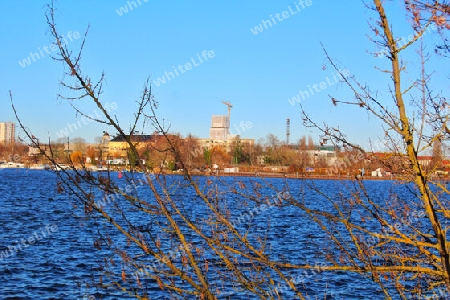 Blick auf die Havelbucht und auf den Turmneubau Garnisonkirche