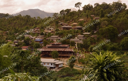 Ein Dorf an der Bergstrasse vom Dorf Mae Hong Son nach Mae Aw im norden von Thailand in Suedostasien.