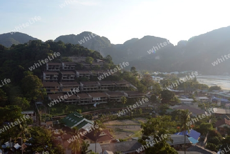 The view from the Viewpoint on the Town of Ko PhiPhi on Ko Phi Phi Island outside of the City of Krabi on the Andaman Sea in the south of Thailand. 