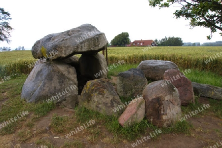 Gro?steingr?ber am Salzhaff, Ostsee