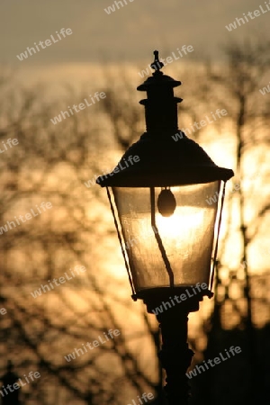 Lampe und Sonnenuntergang