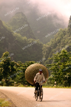 Die Landschaft am Xe Bang Fai River beim Dorf Mahaxai Mai von Tham Pa Fa unweit der Stadt Tha Khaek in zentral Laos an der Grenze zu Thailand in Suedostasien.