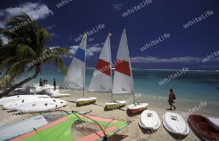 Ein Sandstrand an der ostkueste von Mauritius im Indischen Ozean. 