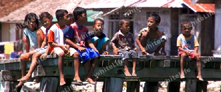 Kinder auf Togean Sulawesi