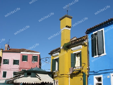 Burano. Farben unter blauem Himmel