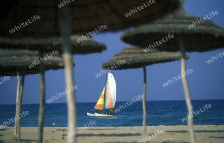 Ein Sandstrand bei Sousse in Zentraltuneisen in Nordafrika.  