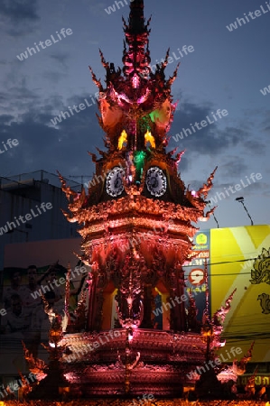 Der Uhrturm im Zentrum von Chiang Rai in der Provinz chiang Rai im Norden von Thailand in Suedostasien.