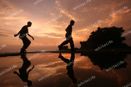 ASIEN, INDONESIEN, BALI, INSEL,  TEMPEL, TANAH LOT, LANDSCHAFT, MEER, STIMMUNG,  KULTUR, TRADITION,    