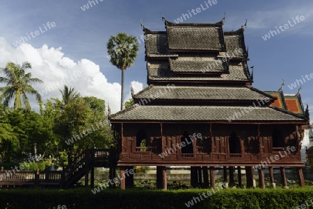 Der Tempel Wat Thung Si Meuang in der Stadt Ubon Ratchathani im nordosten von Thailand in Suedostasien.