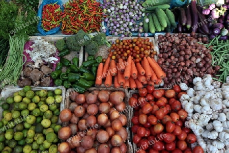 Auf dem Markt in der Altstadt von Luang Prabang in Zentrallaos von Laos in Suedostasien. 