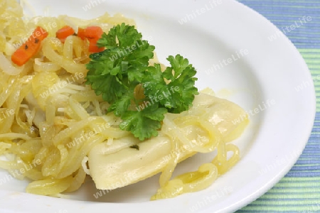 Maultaschen auf hellem Hintergrund