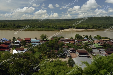 Sicht vom Tempel Wat Tham Khu Ha Sawan in Khong Jiam am Mekong River in der naehe des Pha Taem Nationalpark in der Umgebung von Ubon Ratchathani im nordosten von Thailand in Suedostasien.