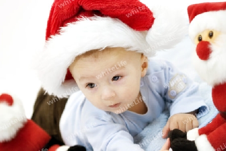 Baby mit Weihnachtsm?tze