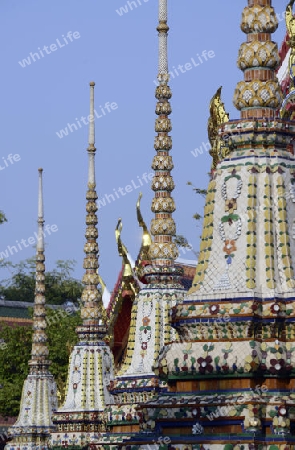 Die Tempelanlage des Wat Pho in der Hauptstadt Bangkok von Thailand in Suedostasien.