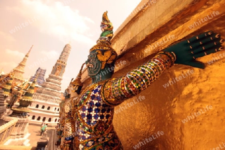 Die Tempelanlage des Wat Phra Kaew in Banglamphu in Bangkok der Hauptstadt von Thailand in Suedostasien.  