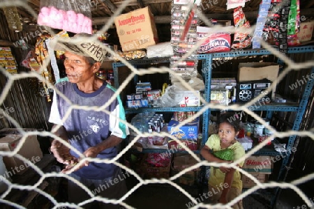 Ein Lebensmittelladen bei Uatolari an der sued-ost Kueste von Timor auf der in zwei getrennten Insel Timor in Asien.  