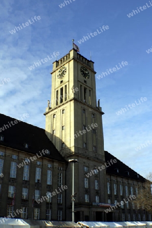 berliner rathaus sch?neberg an einem sonnigen tag