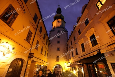 Europa, Osteuropa, Slowakei, Hauptstadt, Bratislava, Altstadt, Michalska Strasse, St Michaels Turm, Gasse, Sommer,  