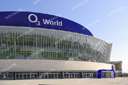 Schriftzug O2World an der bis zu 18000 Zuschauer fassenden Mehrzweckhalle in Berlin, Mitte, Deutschland, Europa, oeffentlicherGrund