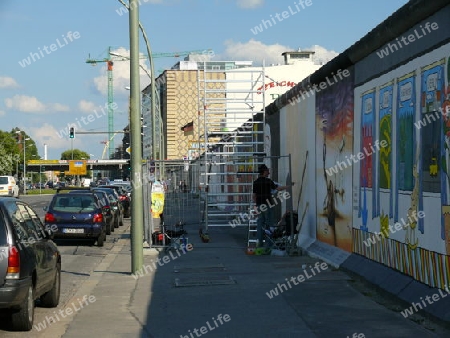 Berliner Mauer wird neu bemahlt