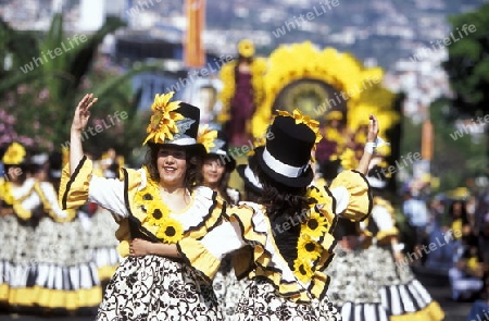 Das Traditionelle Blumenfest in der Hauptstadt Funchal auf der Insel Madeira im Atlantischen Ozean, Portugal.