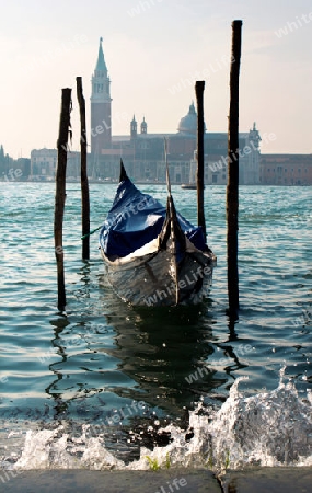 Vevnedig - Gondola und die San Giorgio Kirche