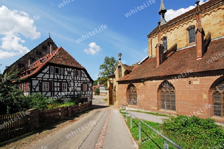 Klosterkirche und Fachwerkhaus in Maulbronn