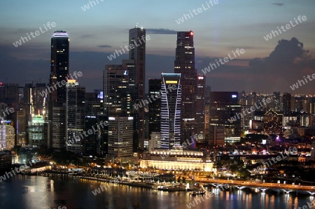 Die Skyline im Bankenviertel am Boat Quay von Singapur im Inselstaat Singapur in Asien.