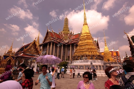 Die Tempelanlage des Wat Phra Kaew in Banglamphu in Bangkok der Hauptstadt von Thailand in Suedostasien.  