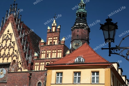 Das Rathaus auf dem Stray Rynek Platz  in der Altstadt von Wroclaw oder Breslau im westen von Polen.