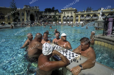 Das Szechenyi Bad in Budapest der Hauptstadt von Ungarn in Osteuropa..