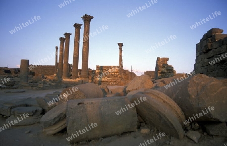 Die Ruine des Roemischen Theater in der Stadt Bosra im Sueden von Syrien im Nahen Osten.