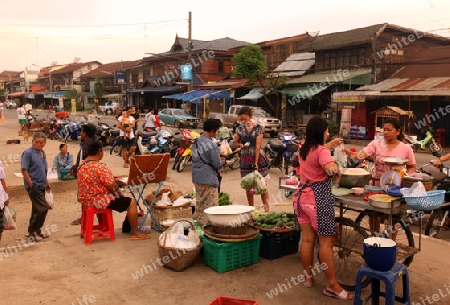 Der Markt am morgen in der Altstadt von Alt-Sukhothai in der Provinz Sukhothai im Norden von Thailand in Suedostasien.