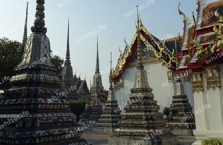 Die Tempelanlage des Wat Pho in der Hauptstadt Bangkok von Thailand in Suedostasien.