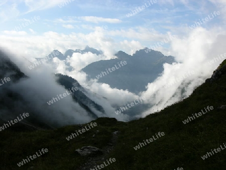 ?ber den Wolken