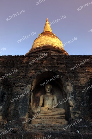 Ein Wat im Si Satchanalai-Chaliang Historical Park rund 50 Km von Sukhothai in der Provinz Sukhothai im Norden von Thailand in Suedostasien.