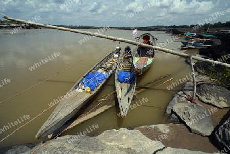 Die Steinlandschaft im Mekong River des Naturpark Sam Phan Bok bei Lakhon Pheng am Mekong River in der Provinz Amnat Charoen nordwestlich von Ubon Ratchathani im nordosten von Thailand in Suedostasien.