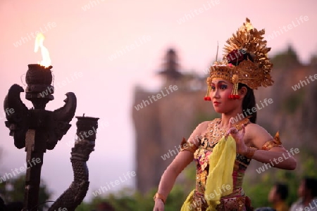 Der Hindu Tempel Pura Luhur Ulu Watu im Sueden auf der Insel Bali, Indonesien.