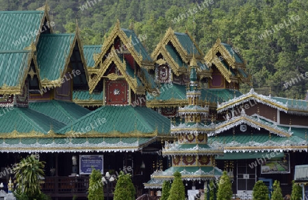 Der Tempel Wat Jong Kham und Jong Klang am See Nong Jong Kham im Dorf Mae Hong Son im norden von Thailand in Suedostasien.