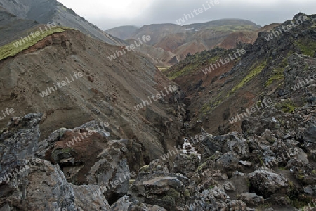 Der S?dwesten Islands, Obsidian Lavafeld Laugahraun vor Vulkan-Kulisse in Landmannalaugar