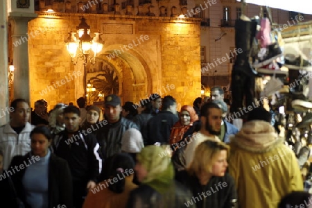 Afrika, Nordafrika, Tunesien, Tunis
Der Place de la Victoire mit dem Porte de France vor der Medina in der Altstadt der Tunesischen Hauptstadt Tunis. 






