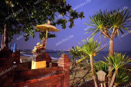 Asien, Indonesien, Bali, Sanur, Strand, Tempel, Landschaft, Natur, Meer,
Die Kuestenlandschaft mit dem Strand an der Kueste in Sanur Beach im Suedosten von Bali im osten von Indonesien.       (Urs Flueeler) 